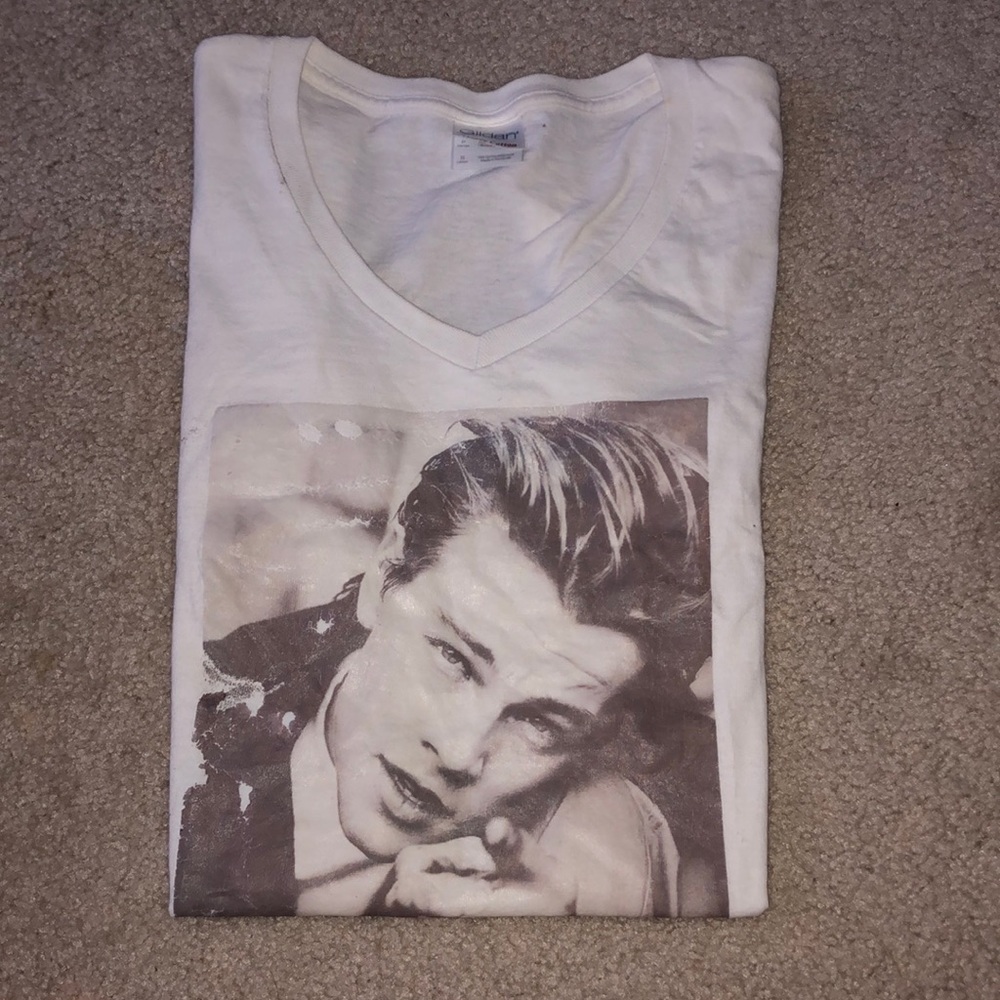 Leonardo DiCaprio short sleeve